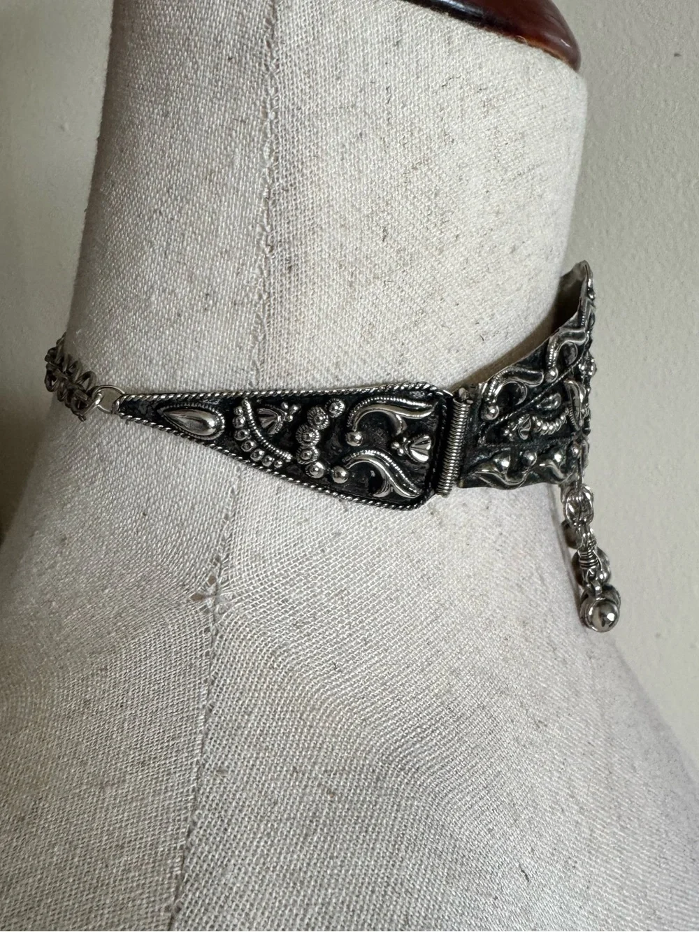 Vintage Filagree Lightweight Metal Silver Choker Necklace